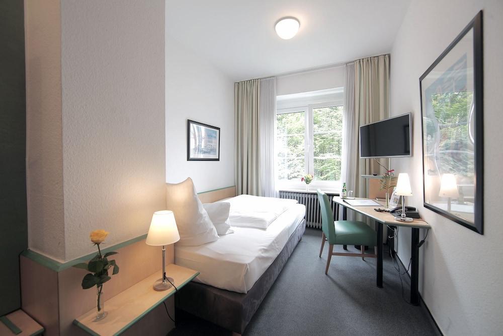 Am Hofgarten 3* Düsseldorf