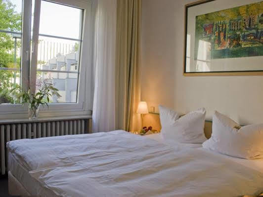 Am Hofgarten 3* Düsseldorf